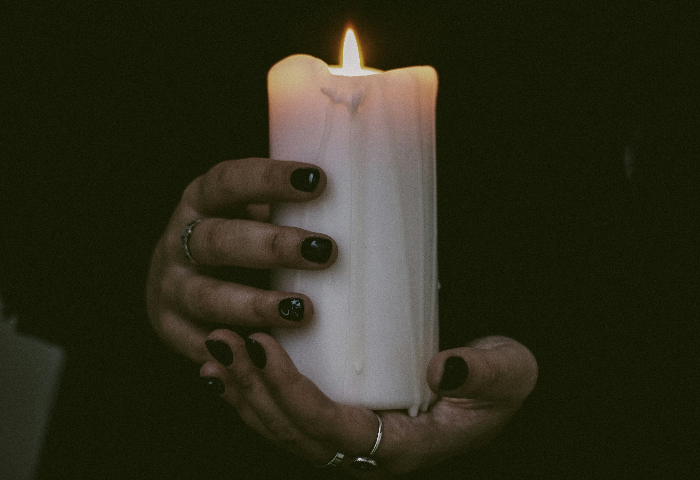 Illuminate with Intent Crafting Perfect Atmosphere with Vegan Soy Wax Candles Agnès Maelström