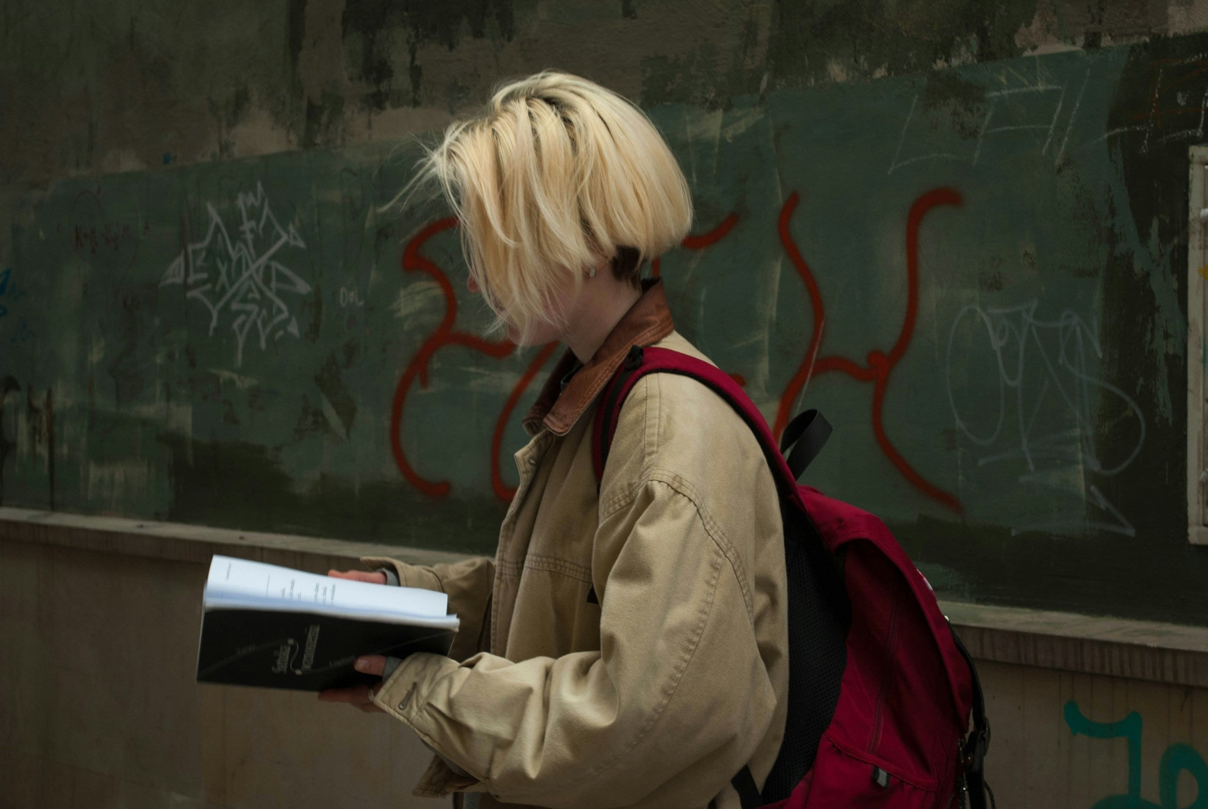 Using Bibliotherapy to Navigate Life’s Transitions This Summer Agnès Maelström Porcelain Novel